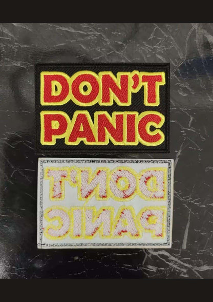 Black and yellow embroidered don´t panic patch with bold red letters outlined in yellow gothic horror gothic kleidung