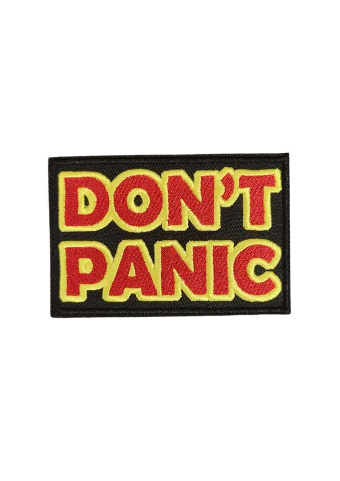 Black patch mit roter und gelber stickerei mit dem text dont panic ideal für gothic kleidung und horror styles