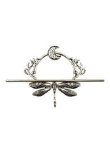 Silberne Libellenschließe mit Mond- und Blumenakzenten.