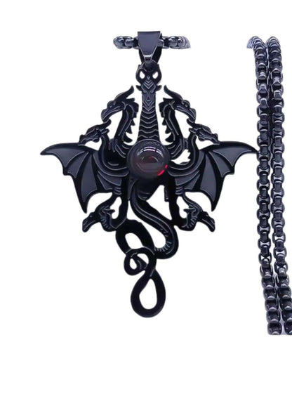 Black dragonhead halskette mit rotem zentralstein und kette für gothic horror und dark fashion stil