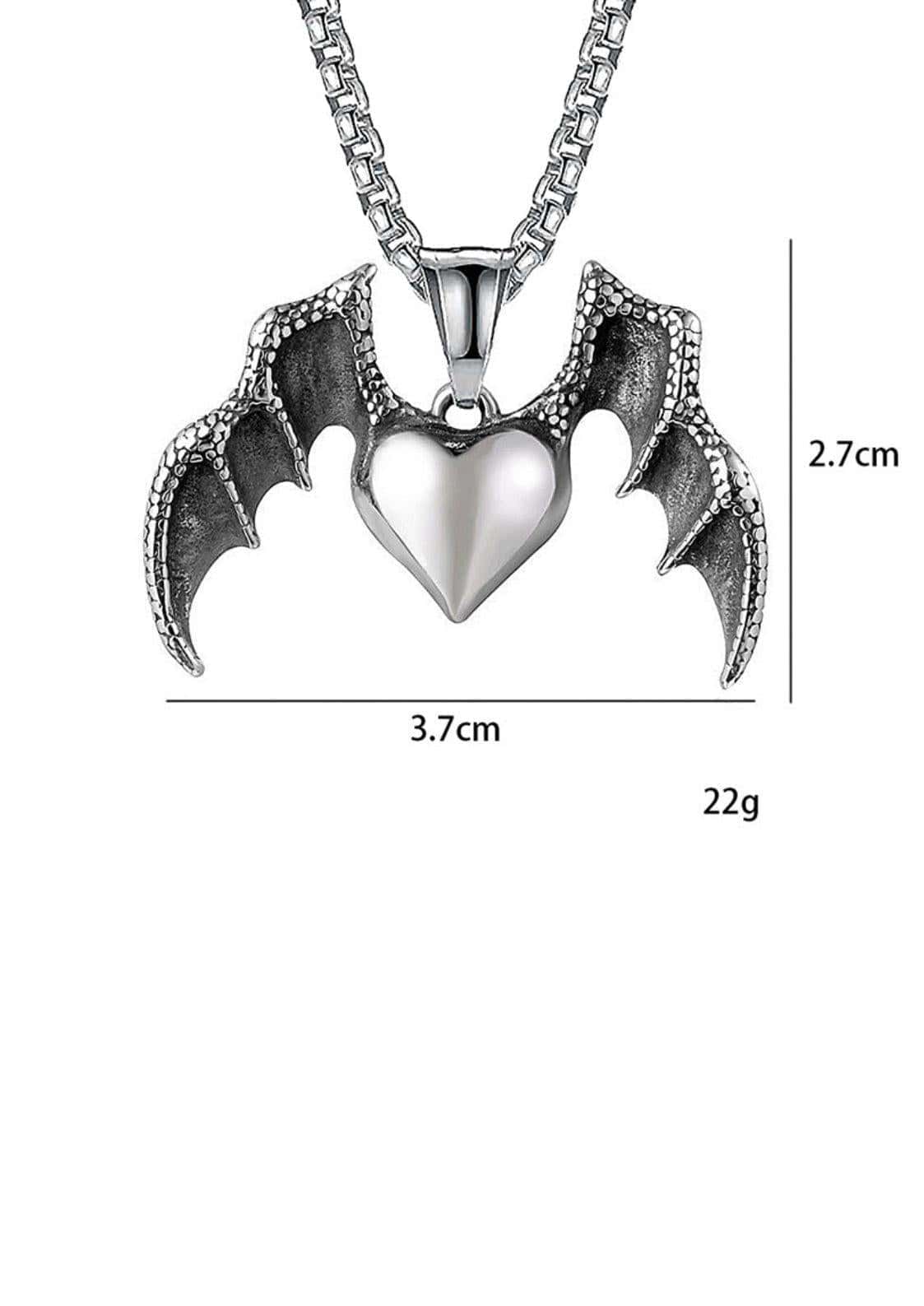 Silberner dragons heart halskette mit detaillierten fledermausflügeln aus edelstahl in dunkler ästhetik