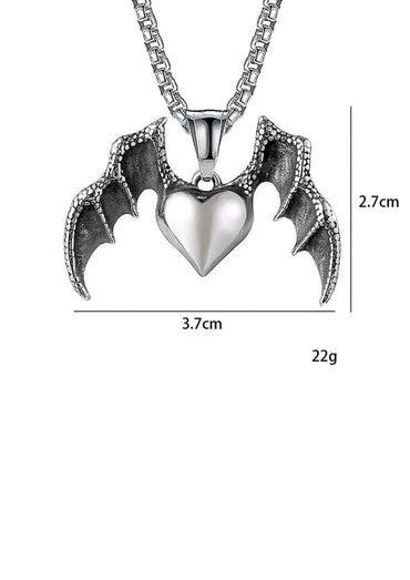 Silberner dragons heart halskette mit detaillierten fledermausflügeln aus edelstahl in dunkler ästhetik