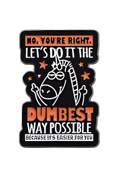 Einhornaufkleber mit schwarzem Hintergrund und orangefarbenem Text, mit einem cartoonartigen Design.