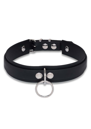 Schwarzer gothic choker easure slave mit silbernen metallschmuck und zentralem ring aus langlebigem material