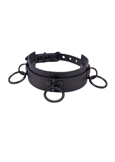 Schwarzer Easure Triple Slave Choker aus BioThane mit 3 schwarzen O-Ringen