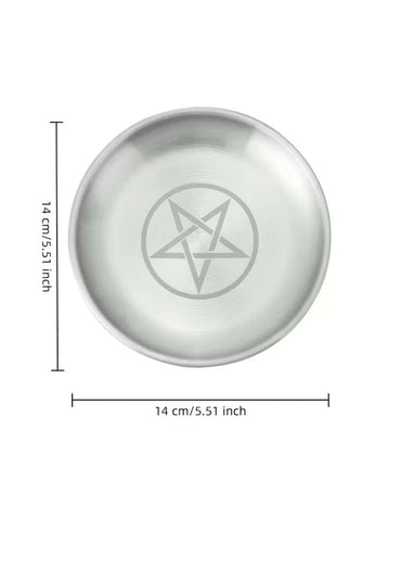 Edelstahlteller stück mit pentagramm symbol aus silbernem metall als seifenschale
