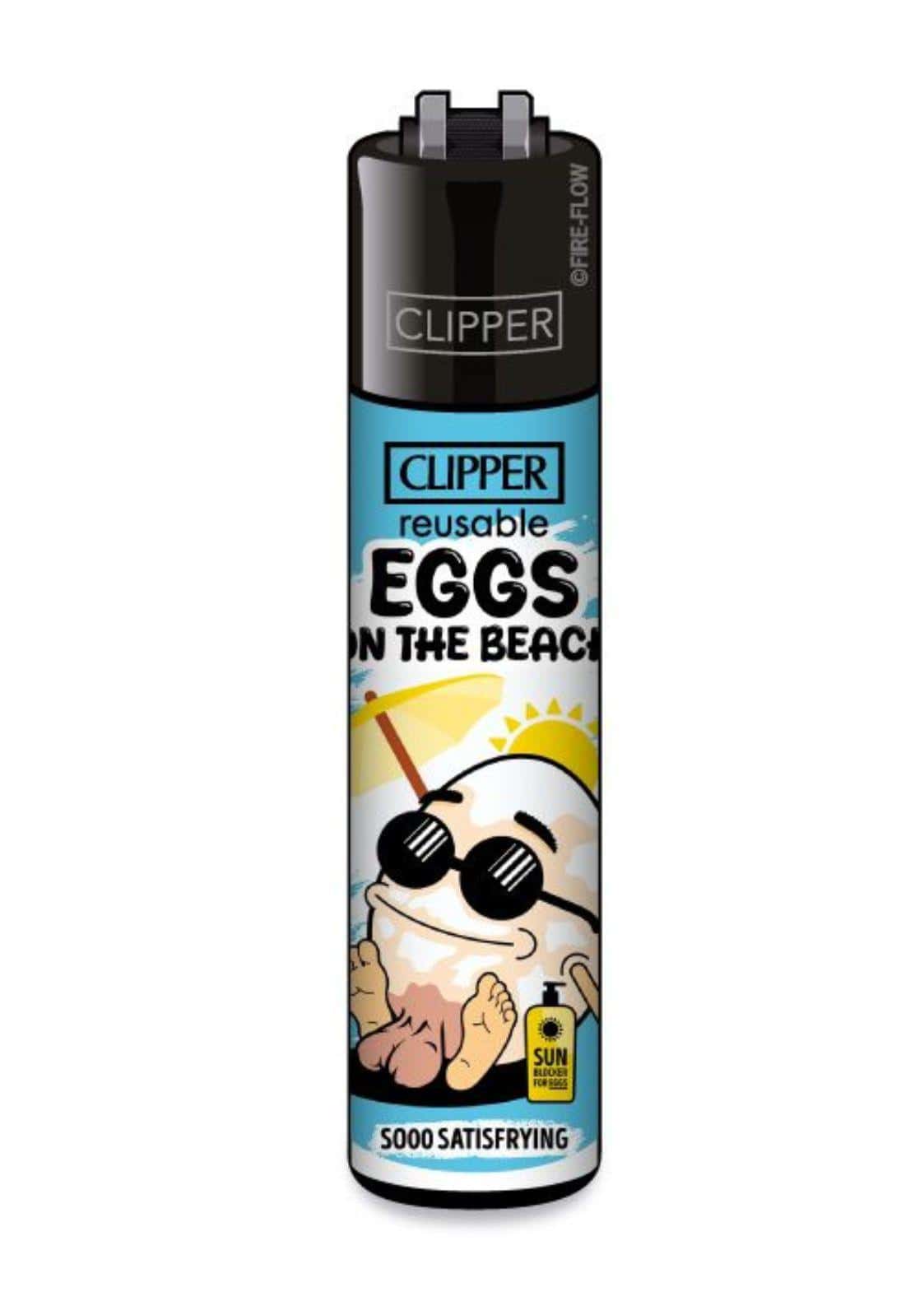 Schwarzes clipper feuerzeug mit cartoon-ei sonnenbadend am strand und schriftzug eggs on the beach