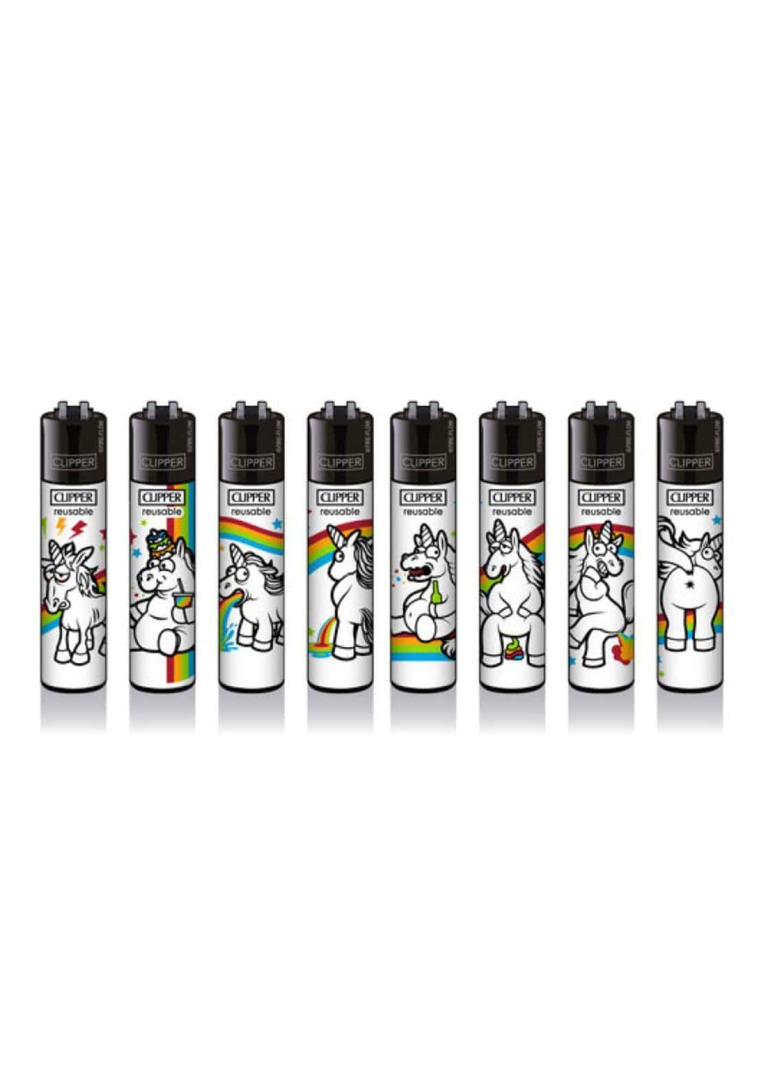 Ein set aus acht weißen clipper feuerzeugen mit einzigartigen schwarz-weißen einhornmotiven und regenbogenakzenten