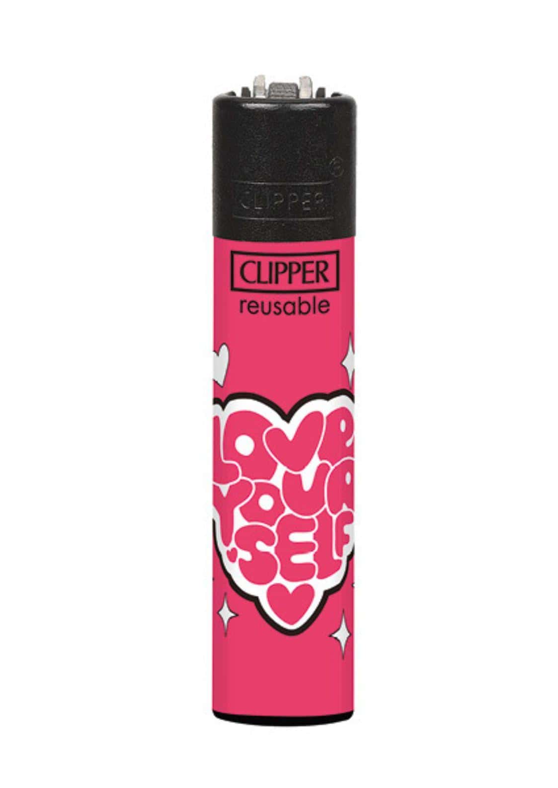 Ein pinkes clipper feuerzeug aus kunststoff mit love yourself design weißer herzen und funkelnden details im gothic kleidung style