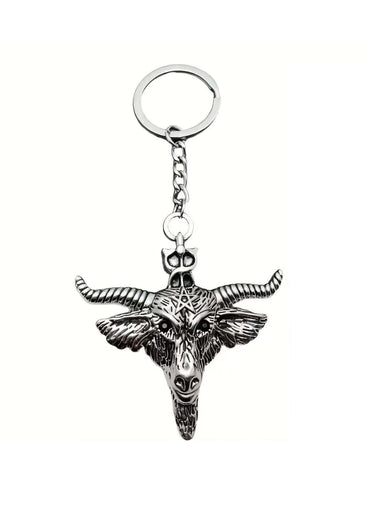 Silberfarbener goat schlüsselanhänger aus metall mit detailliertem ziegenkopf und texturierten merkmalen, razor blade schlüsselanhänger