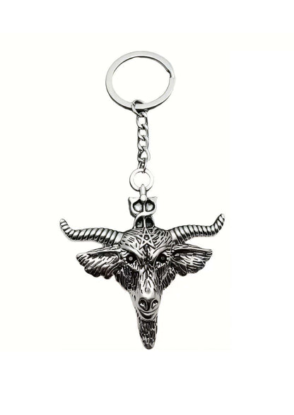 Silberfarbener goat schlüsselanhänger aus metall mit detailliertem ziegenkopf und texturierten merkmalen, razor blade schlüsselanhänger