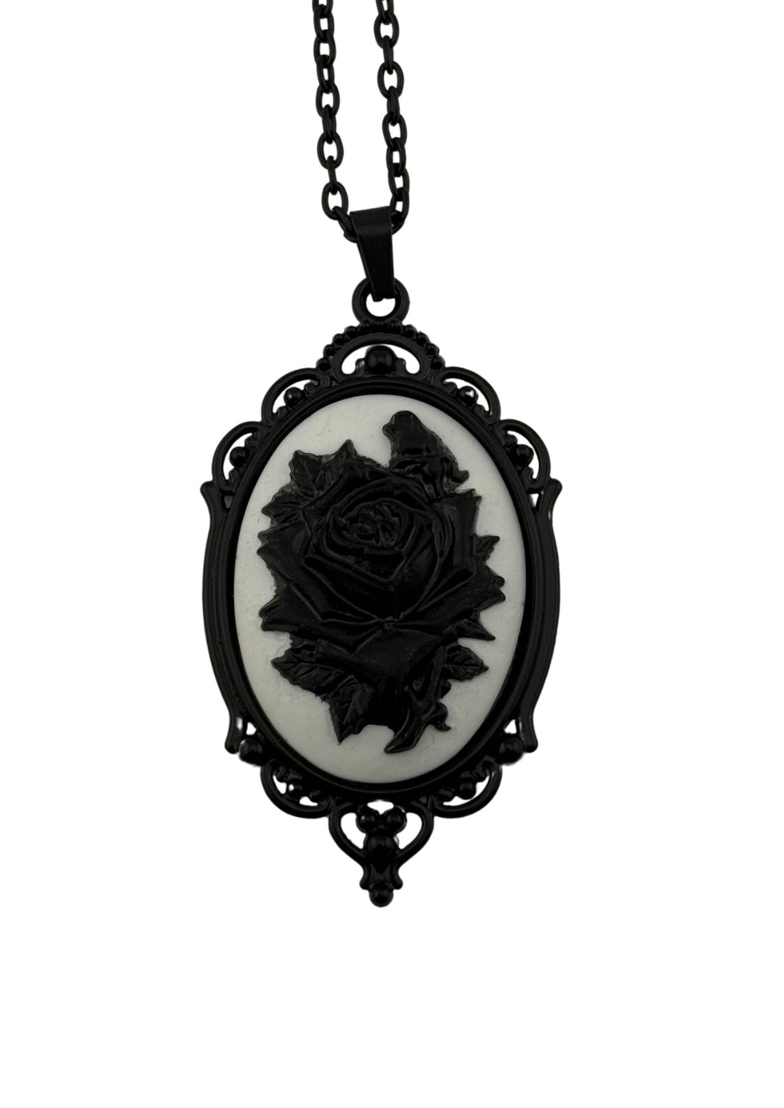 Schwarze Rosen-Kamee-Halskette.