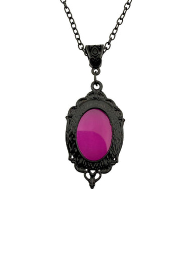 Schwarze und lila Kamee-Halskette mit aufwendigem Filigran-Design.