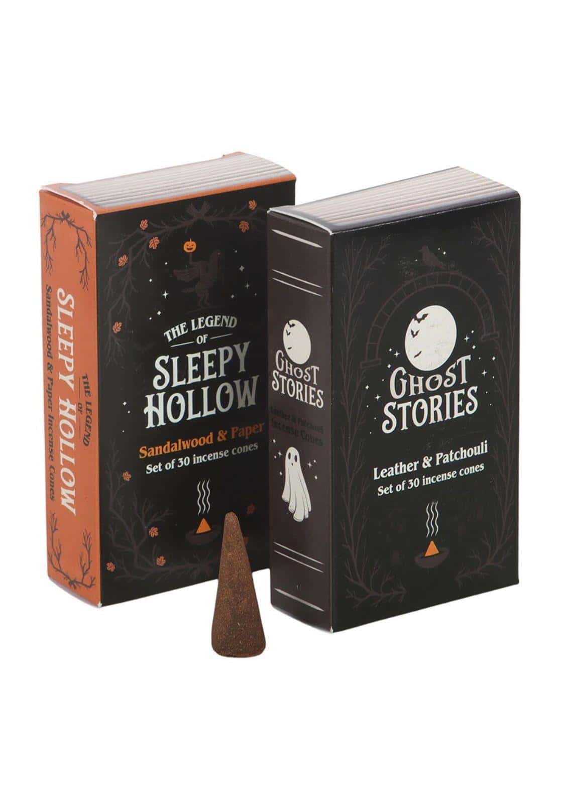 Ein dunkles braunes räucherkegel mit glatter oberfläche vor zwei spooky räucherstäbchen mit den düften leder patchouli sandelholz und zarte duft