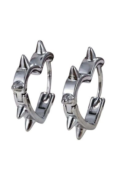 Silberne spike ohrringe mit mutigem herz spike design in edlem metall für einen auffälligen look