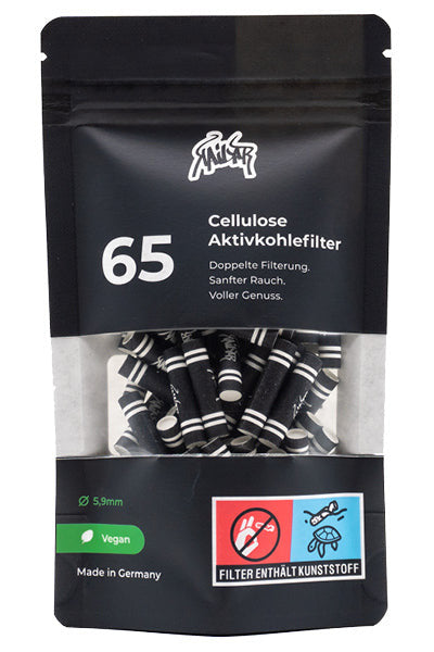 Packung mit schwarzen Zellulose-Aktivkohlefiltern.