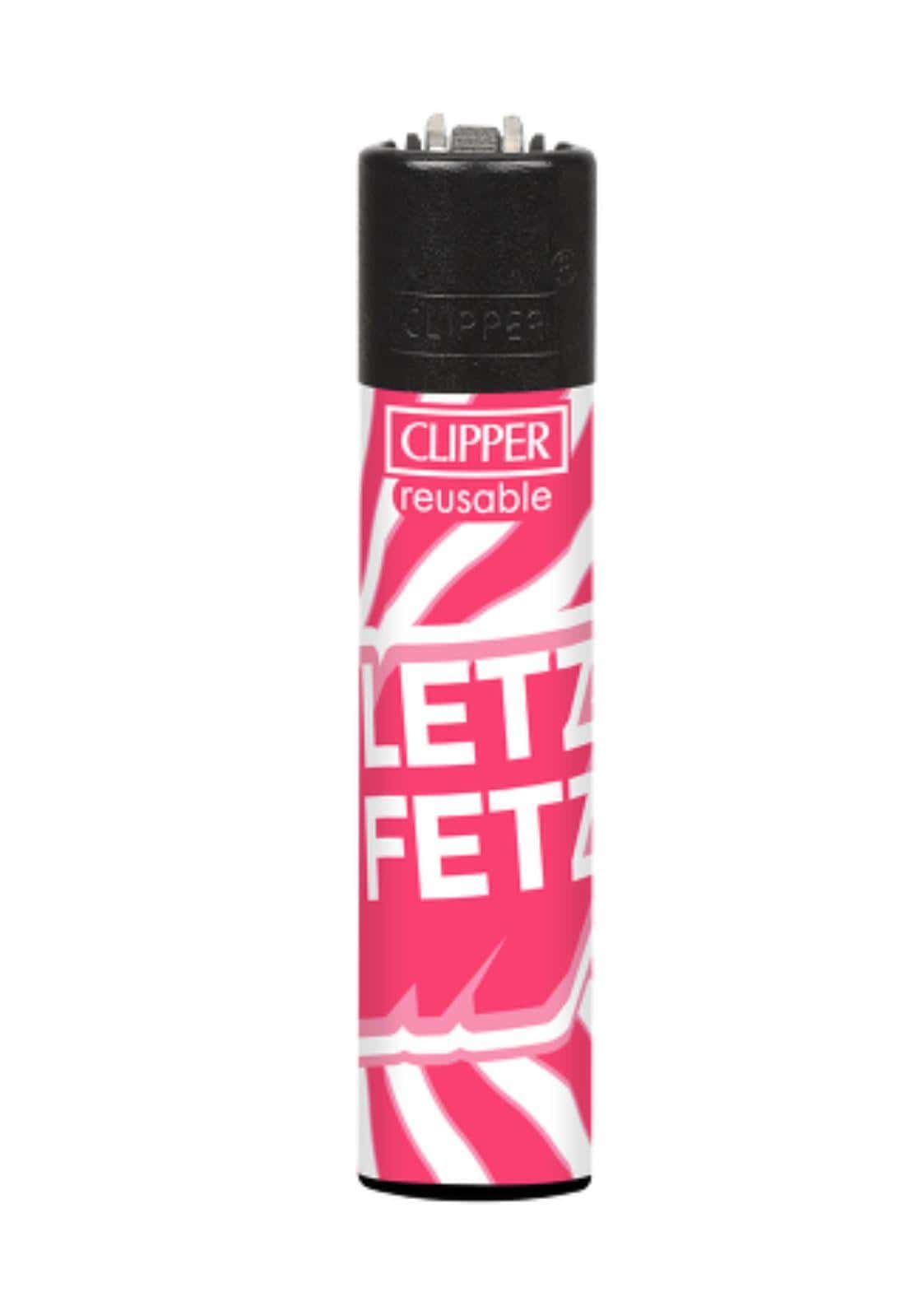 Vibrantes pink weiß gestreiftes clipper feuerzeug mit let fetz schriftzug ideal für gothic kleidung und horror fans