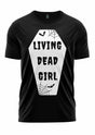 Schwarzes T-Shirt mit Sarg-Design und ’living dead girl’-Text, weiße Fledermäuse und Spinnennetz.