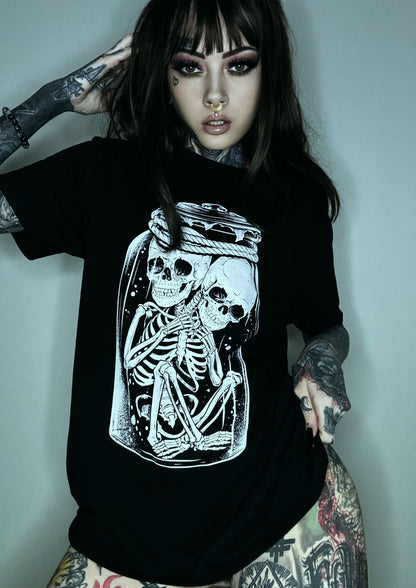 Lizzy and Jill schwarzes T-Shirt mit Skelett-Grafik im Glas und Seil
