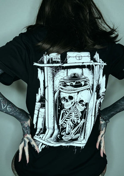 Schwarzes Lizzy and Jill Shirt mit Skeletten im Glas