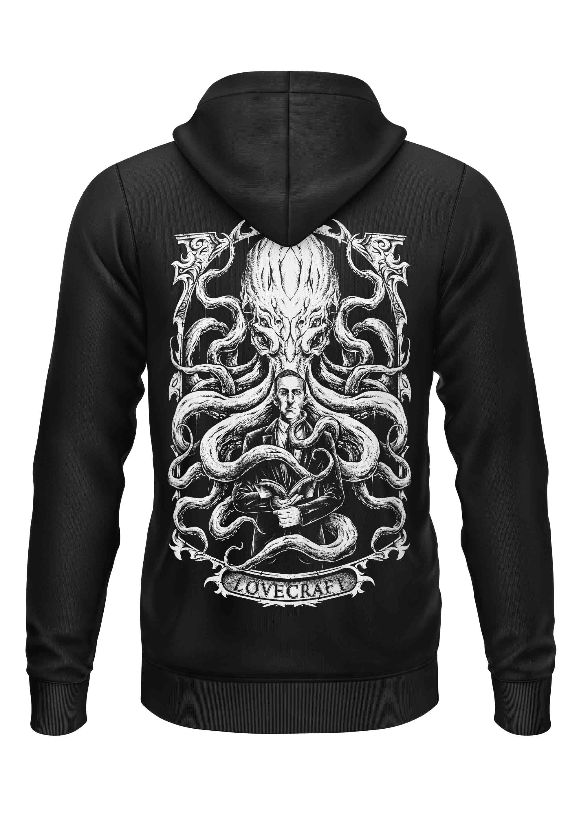 Schwarzer Kapuzenpulli mit Reißverschluss und Lovecraft-Motiv auf dem Rücken.