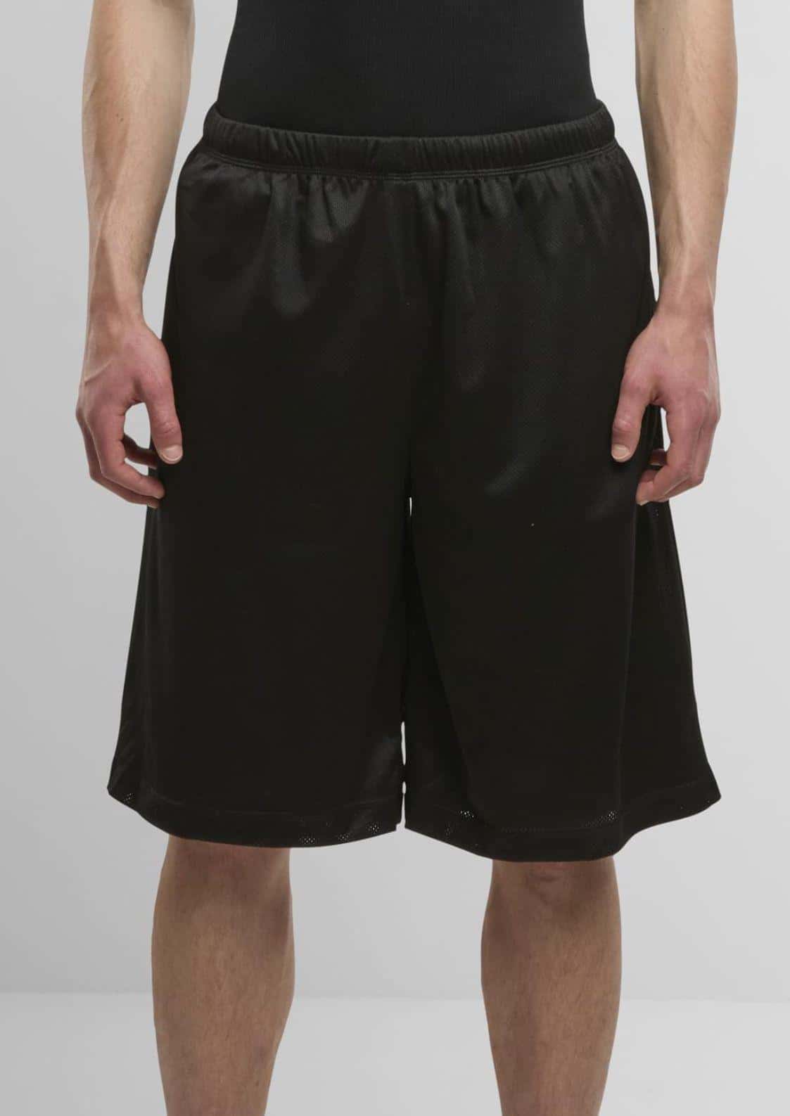Schwarze satin mesh shorts von brandit savage vintage mit elastischem bund und glänzendem finish für dark fashion cargo look