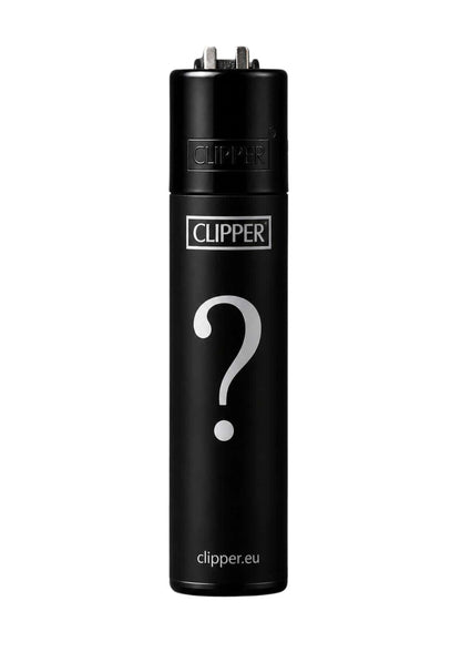 Schwarzes mysterie clipper feuerzeug mit silbernem fragezeichen design und markenname sichtbar