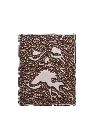 Brauner metallischer Necronomicon-Pin mit gotischem Gesichtsdesign