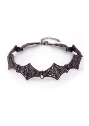 Schwarze Fledermaus-Choker-Kette mit aufwendiger Verarbeitung und einer zarten Kette.