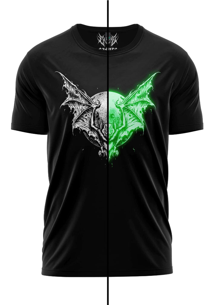Schwarzes night stalker shirt mit leuchtend grünen flügeln und schädelkopf, düstere welt und gaia lizenzierte kleidung