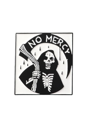 Schwarz-weißer Sensenmann-Anstecker.