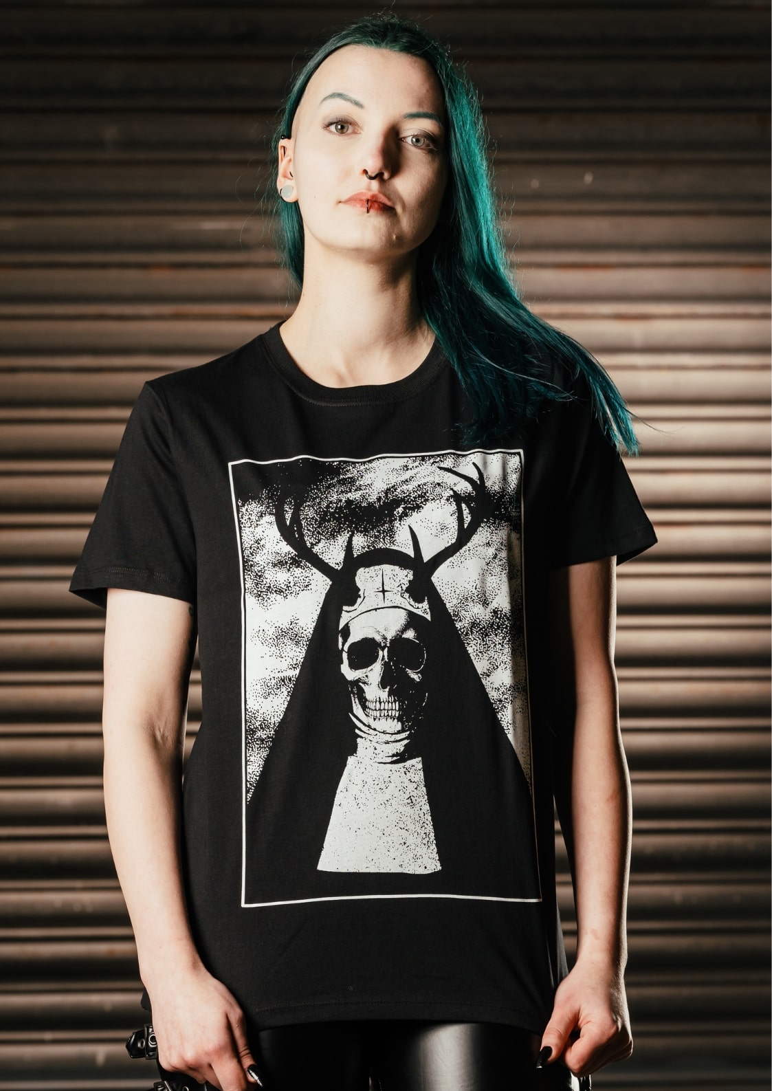 NUN SHIRT - T-Shirt