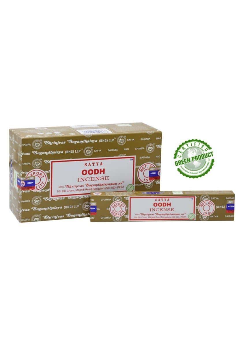 Braune kartonverpackung satya oodh räucherstäbchen mit weißem etikett und rotem text für gothic und horror stil