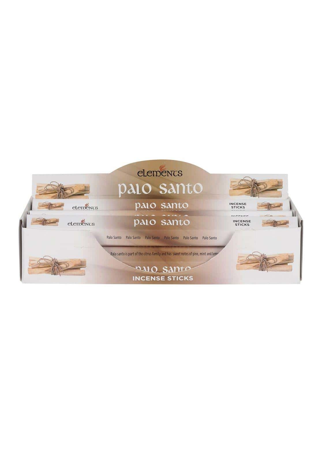 Beige und weiße kartonanzeige mit mehreren paketen elements palo santo räucherstäbchen, einzeln mit schnur umwickelt