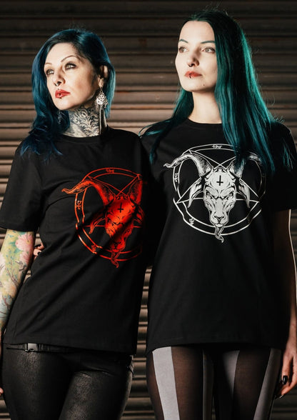 Schwarzes Gothic-Metal-T-Shirt mit rot-weißem Ziegenpentagramm-Design