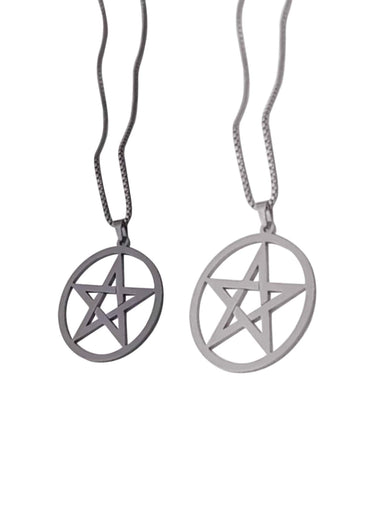 Silberne pentagramm halskette mit kreisförmigem anhänger und kette im gothic horror style