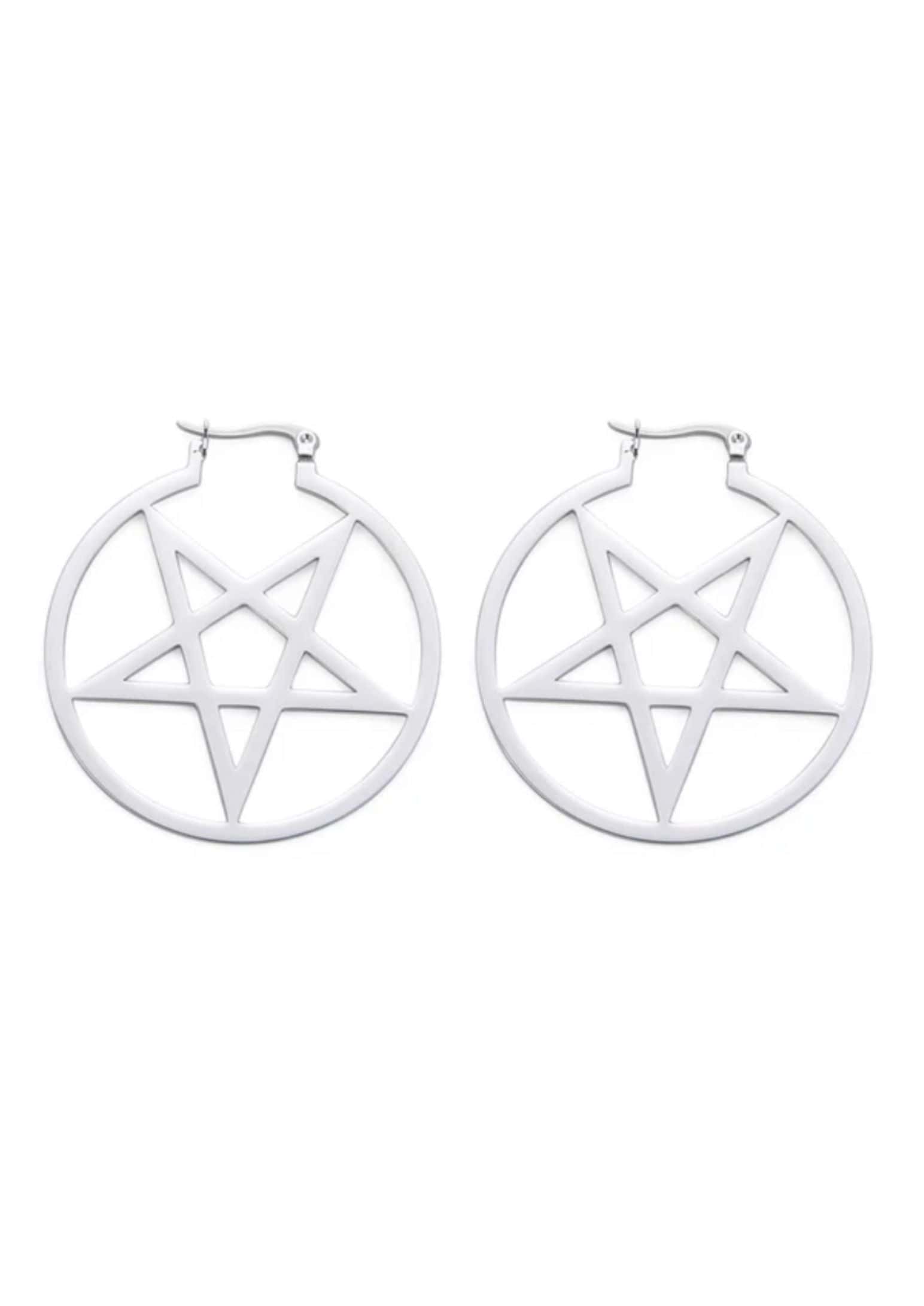Einfache silberne Pentagramm-Hoop-Ohringe im gotischen Metall-Design