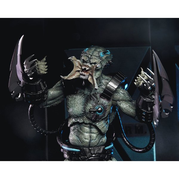 PREDATOR CONCRETE JUNGLE STONE HEART ULTIMATE DELUXE FIGURE