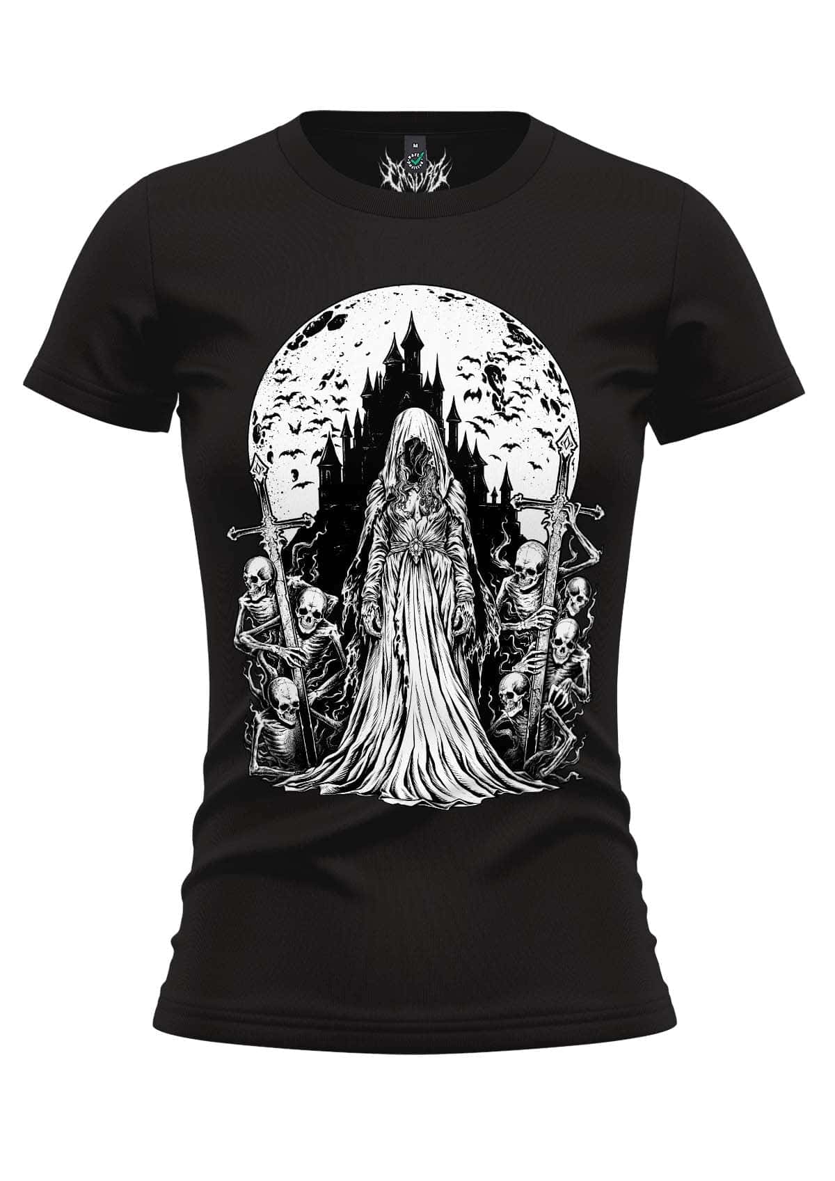 Schwarzes T-Shirt für Frauen mit einer detaillierten weißen Grafik einer geisterhaften Figur in einem langen Gewand, die vor einer Burg unter einem Vollmond steht, umgeben von Skeletten, die Kreuze halten.