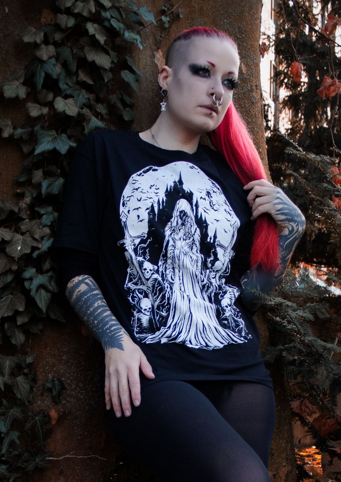 Schweres Unisex T-Shirt Princess of Death mit Skelettgrafik