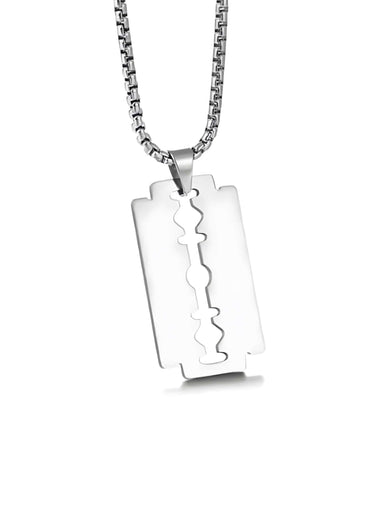 Silberne rasierklinge halskette aus edelstahl mit kantiger ästhetik und zeitlosem klassiker design auf passender kette