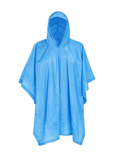 Ein leichter, hellblauer regenponcho regenponcho blau mit kapuze und einfachem design ideal für gothic kleidung