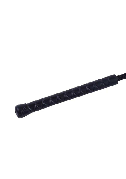 Black texturierter griff einer reitgerte peitsche ideal für gothic und dark fashion fans