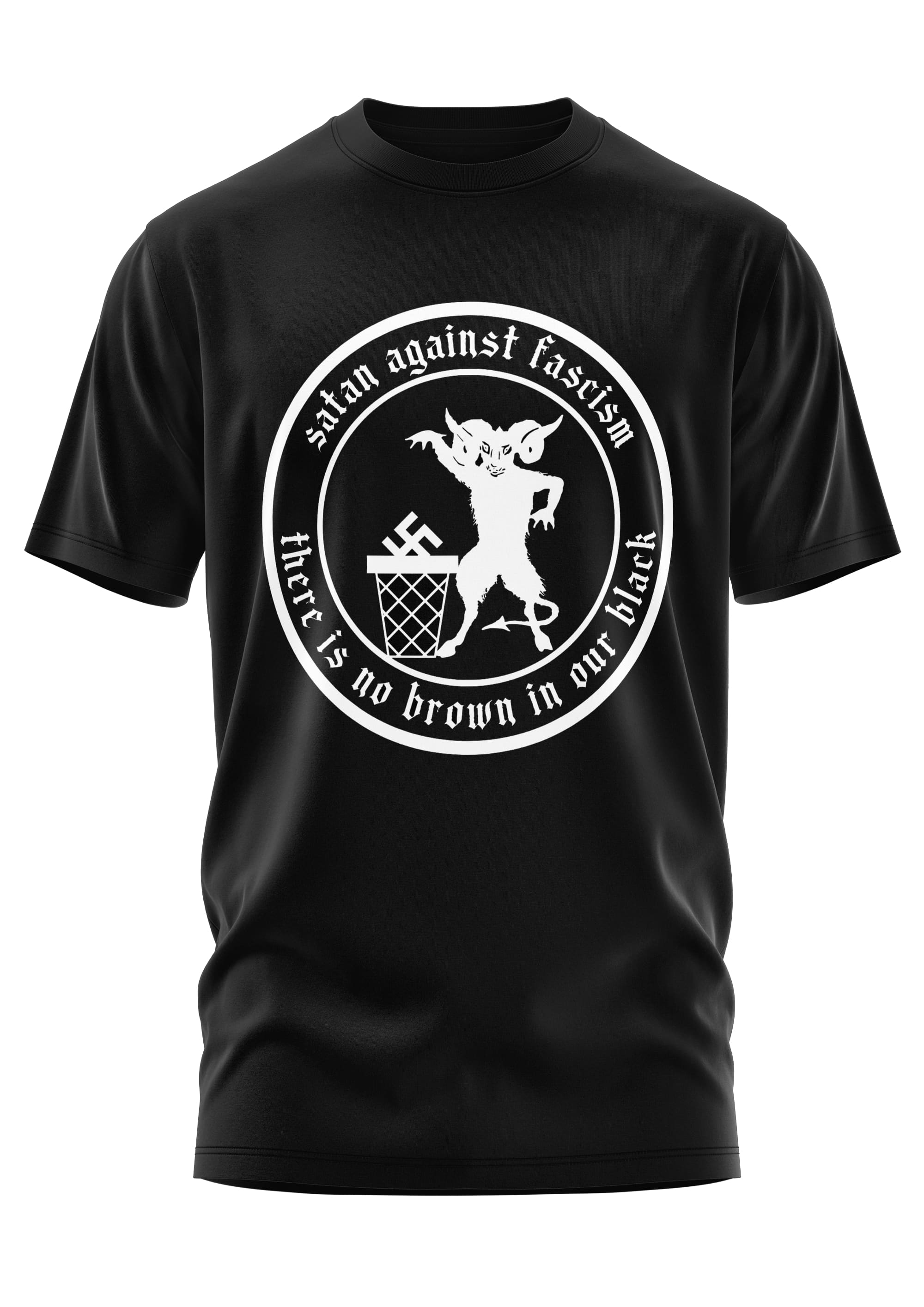 Schwarzes kurzärmeliges T-Shirt mit einem weißen runden Grafikmotiv, das eine Teufel-Figur zeigt, die ein Hakenkreuz in einen Mülleimer wirft, umgeben von dem Text ’satan against fascism’ und ’there is no brown in our black’.