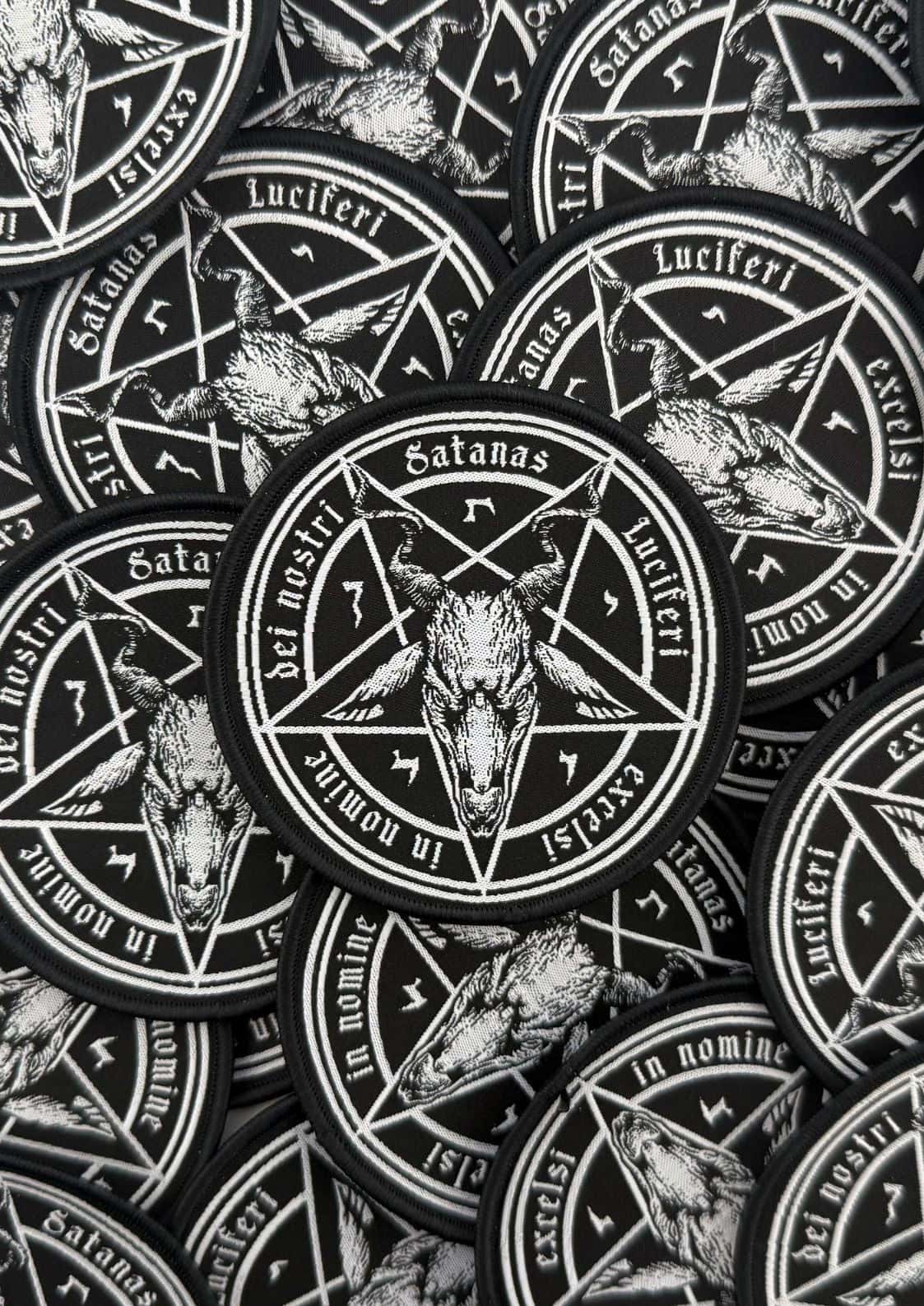 Satanas gothic aufnäher: schwarzer Patch mit Ziegenkopf-Dämon in Pentagramm
