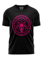 Schwarzes T-Shirt mit pinkem Pentagramm-Design und Text