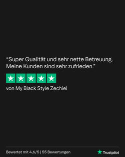 Ein schwarzer Trustpilot-Bewertungsbildschirm, der eine Fünf-Sterne-Bewertung und deutschen Kundenfeedback-Text anzeigt.