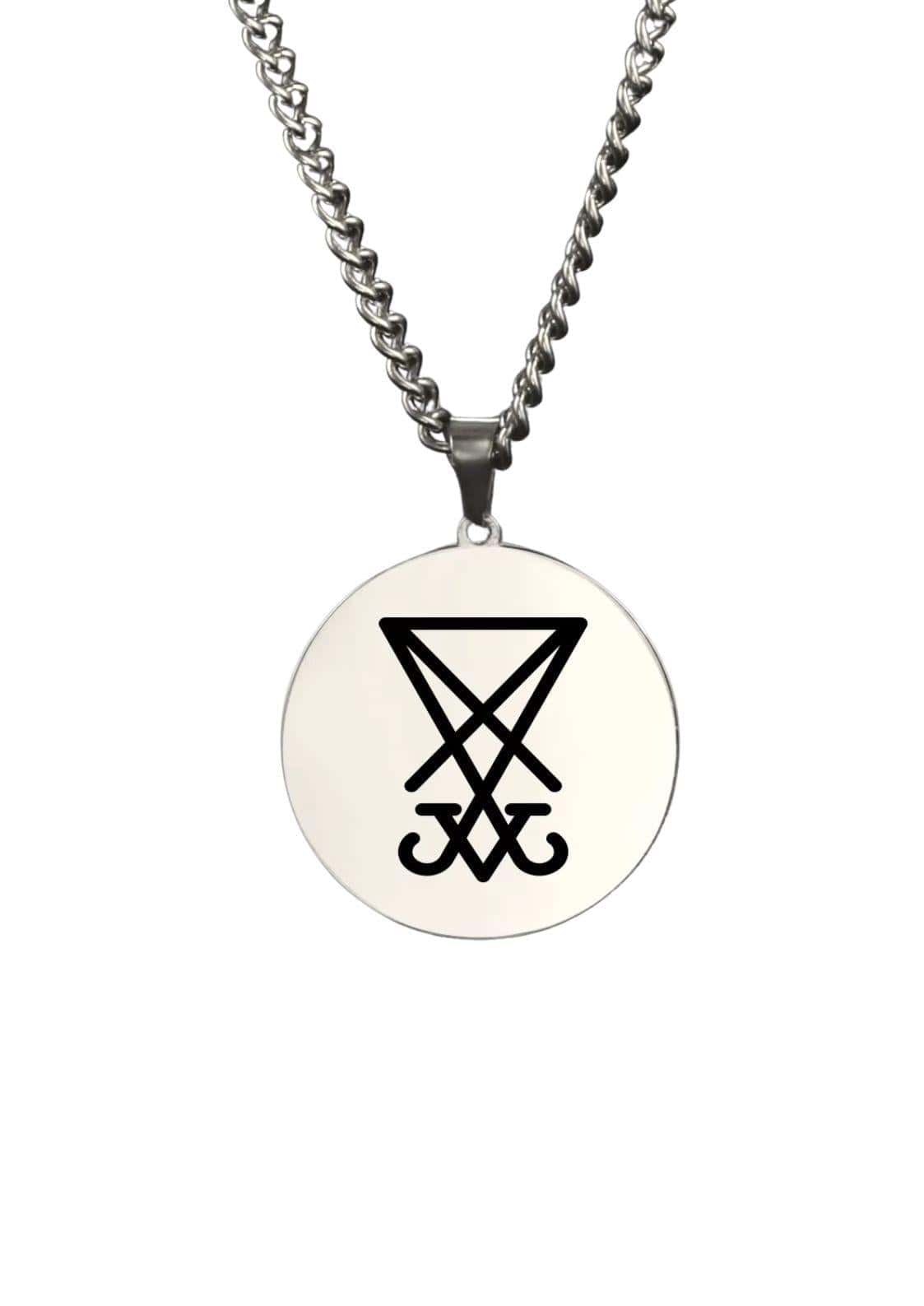Silberne sigil amulett halskette mit schwarzem umgekehrtem dreieck und dunkler ästhetik offene mund halskette