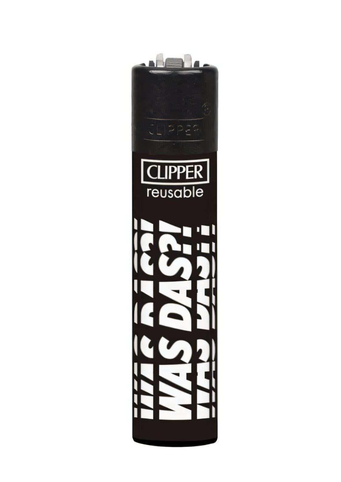 Schwarzes Sigma Impact Clipper Feuerzeug mit weißem was dass text, ideal für gothic und dark fashion fans