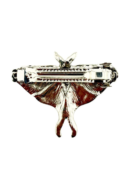 Silberrote haarklammer in moth-form mit filigranen flügeldetails als gothic haaraccessoire
